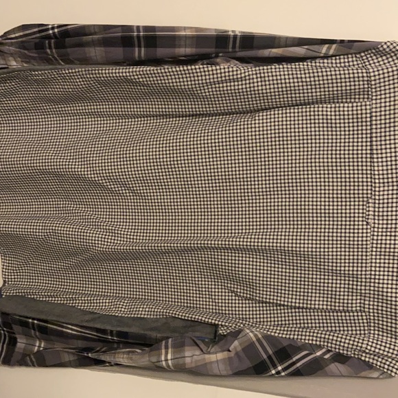 GUESS DRESS SHIRT - Picture 2 of 2